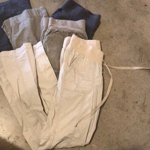 Maternity pants size small